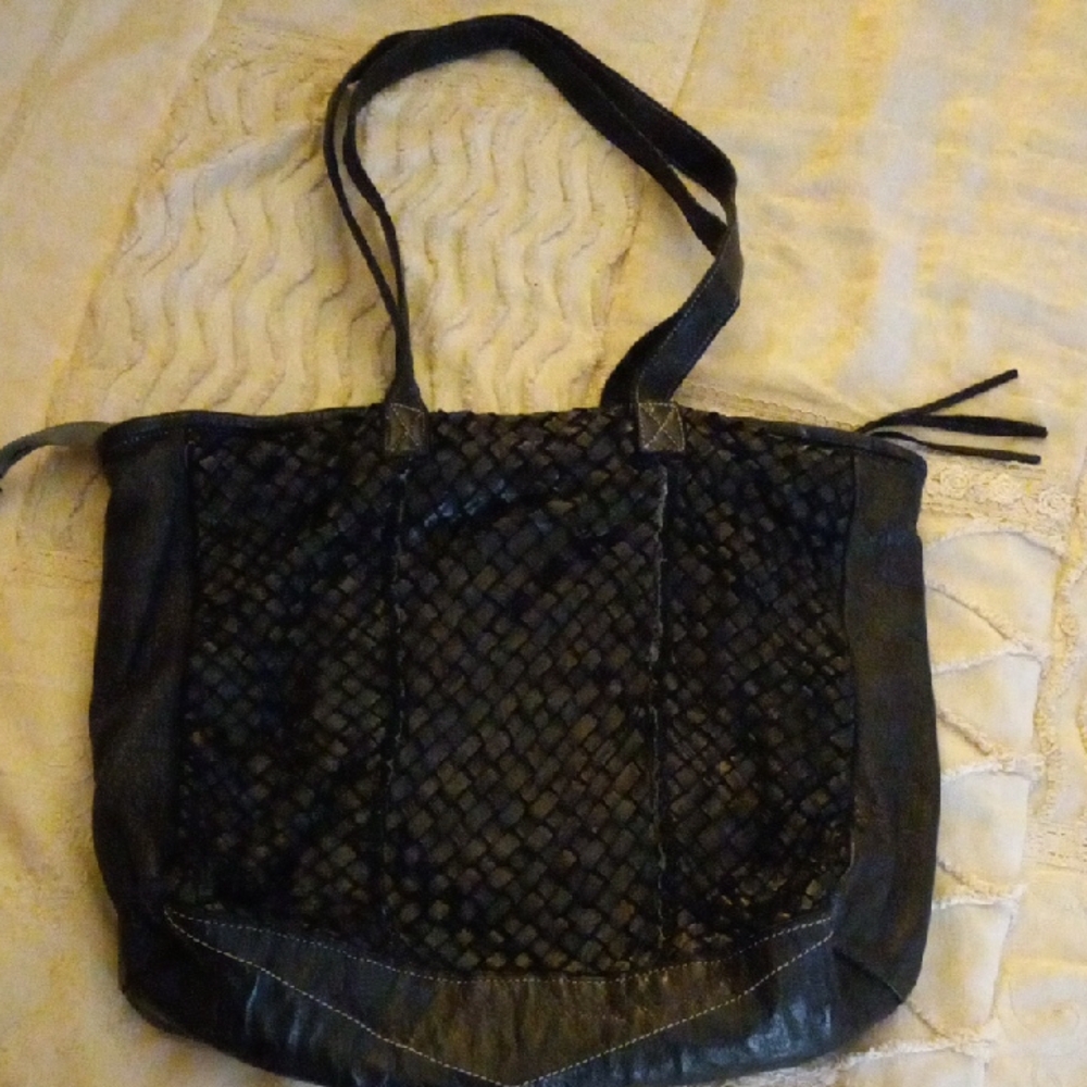 Leather Black Pebbled Weaved Shoulder Bag Purse - Picture 2 of 16